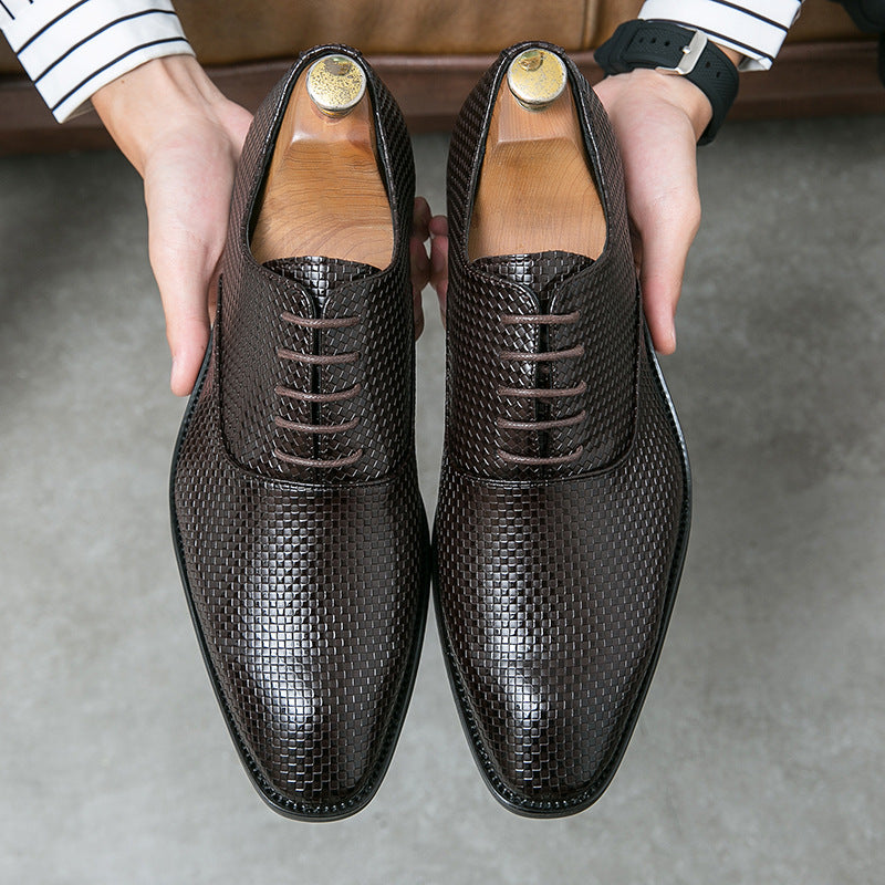 Men's leather business shoes, retro style.