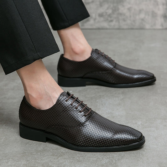 Chaussures d'affaires en cuir pour hommes, style rétro.