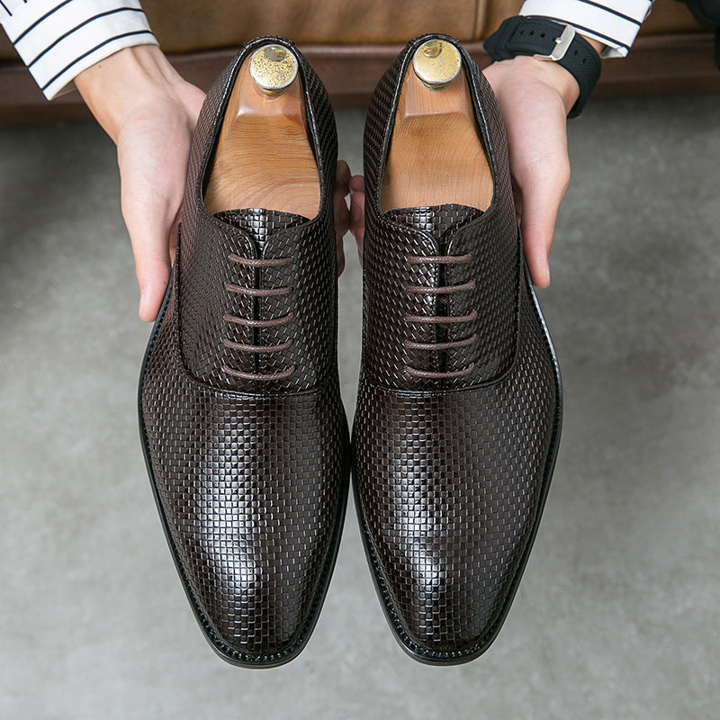 Chaussures d'affaires en cuir pour hommes, style rétro.