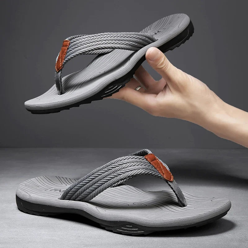 Tongs de Plage pour Hommes - Collection 2024