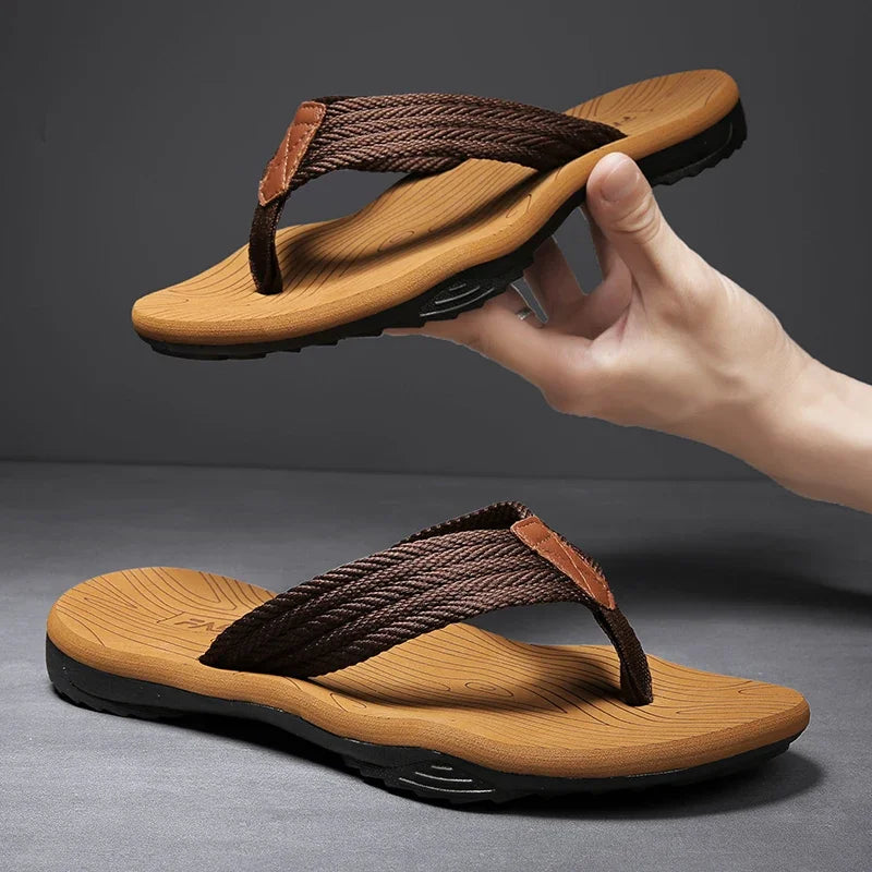 Tongs de Plage pour Hommes - Collection 2024