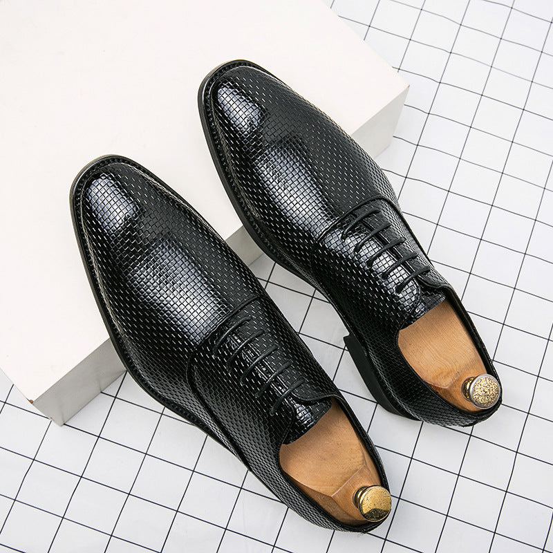 Chaussures d'affaires en cuir pour hommes, style rétro.